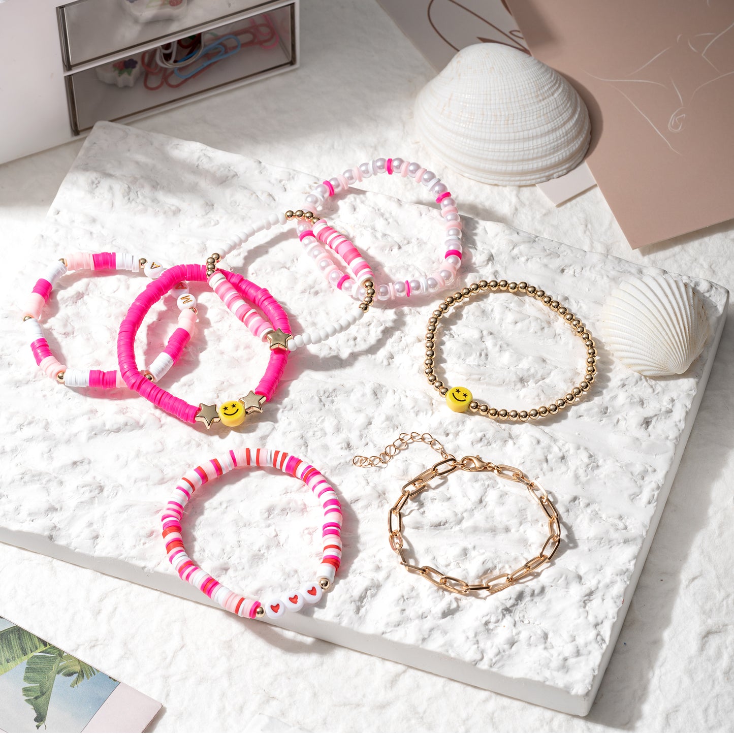 LieToi 7Pcs Preppy MAMA Heishi Bracelets Set Hot Pink Smile Heart Star Beaded Surfer Bracelets Gifts for Mom Polymer Clay Pearl Stackable Summer Beach Boho Layering Stretch Birthday Mothers Day Gifts